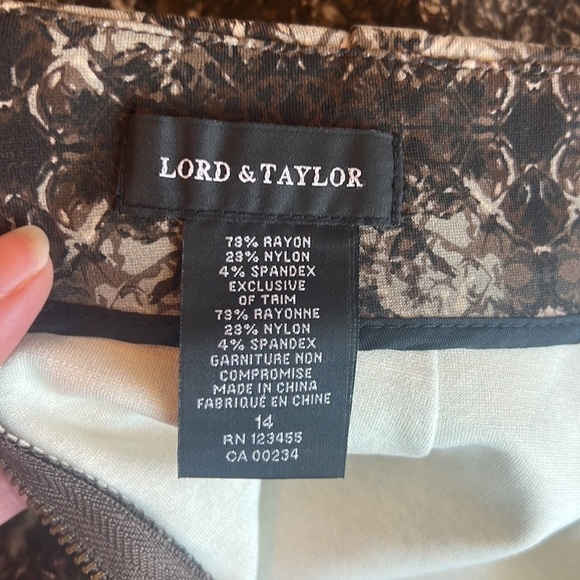 Lord & Taylor Brown Snake Print Pencil Skirt Knee Length Size 14 - Picture 12 of 16